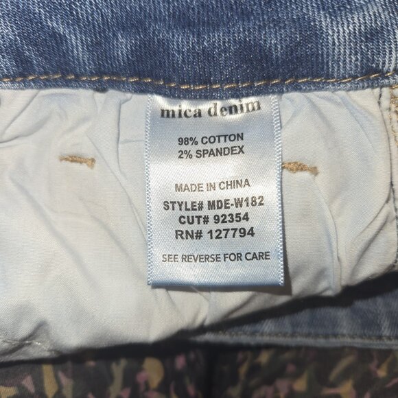 Classic Denim Wide Leg Jeans - Picture 9 of 10